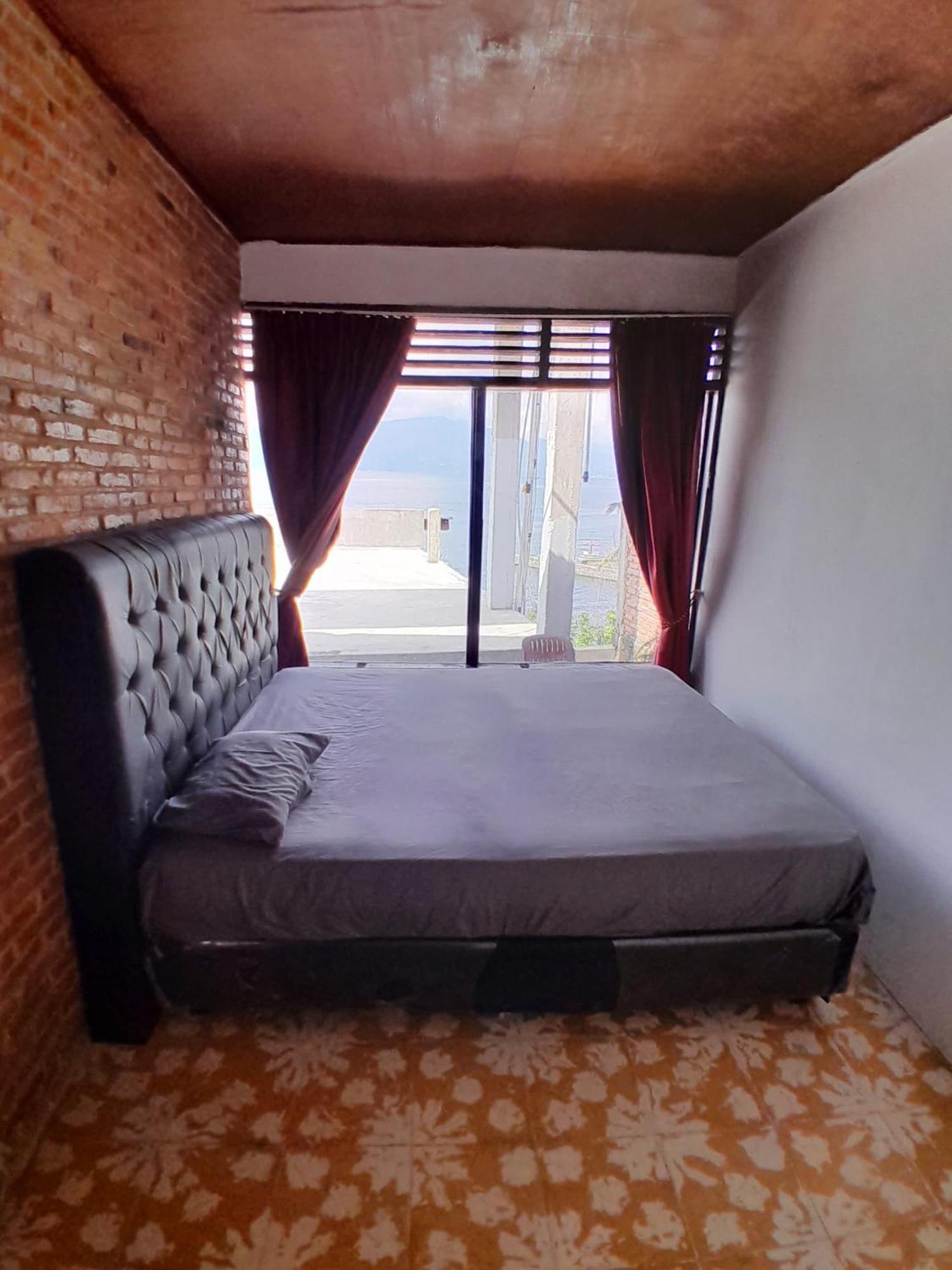 Maruba Inn Тук Тук Екстериор снимка