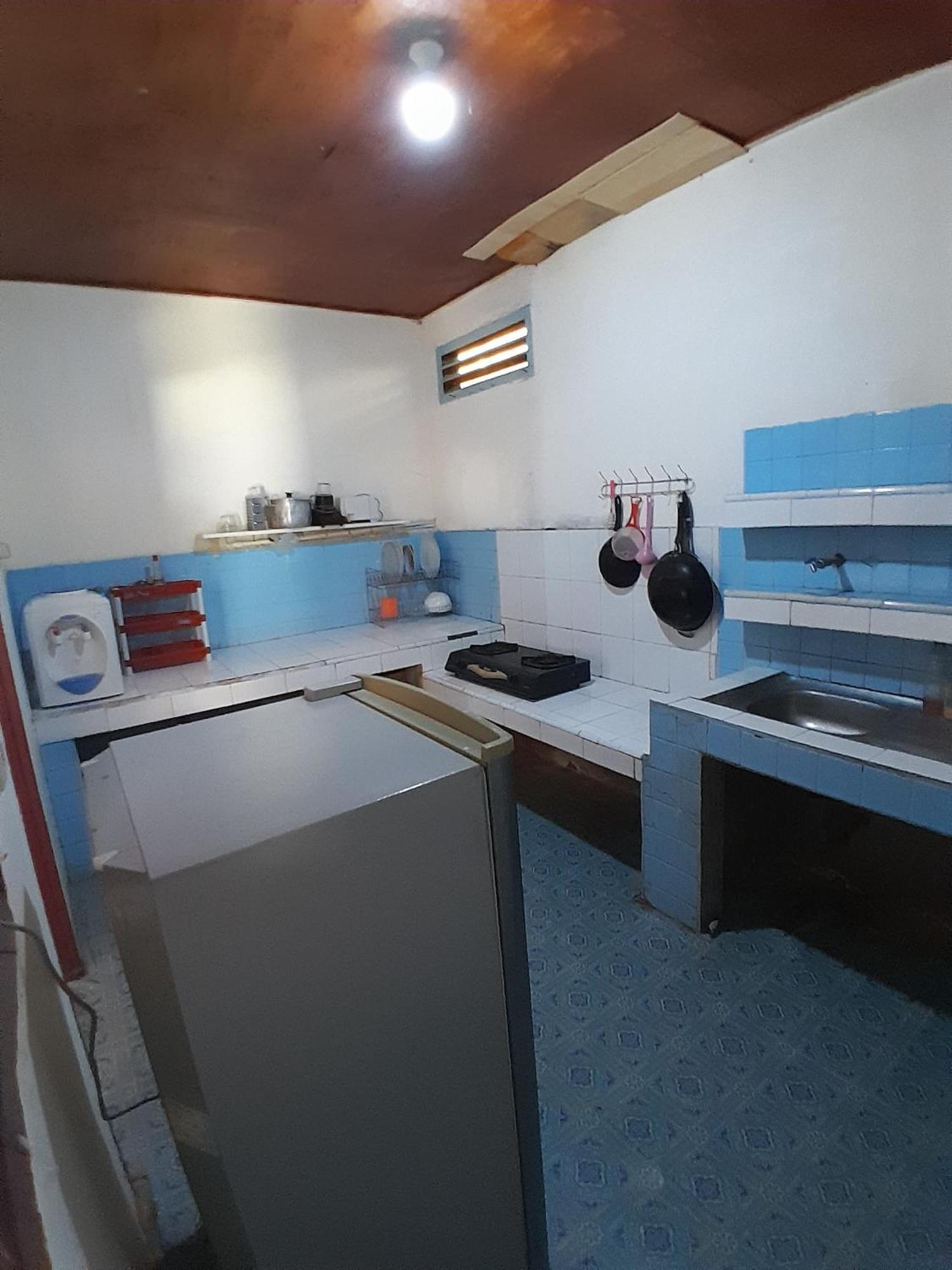 Maruba Inn Тук Тук Екстериор снимка